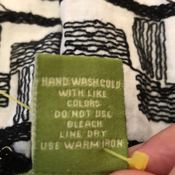 SALE!!  Like new Femme Embroidered Midi Skirt - Picture 6 of 6